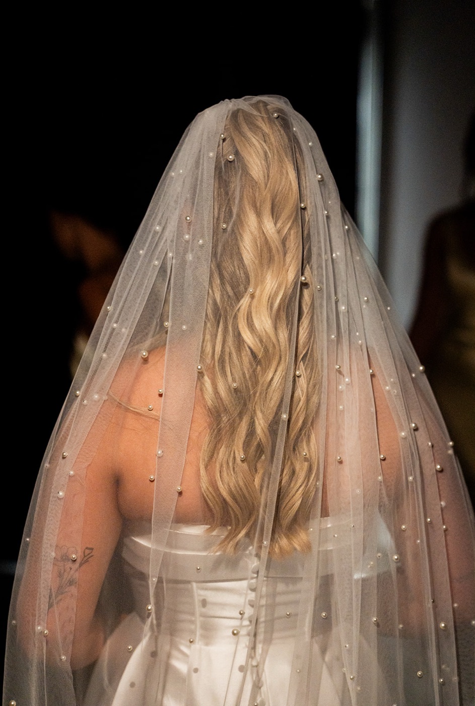 Pearl veil from behind
